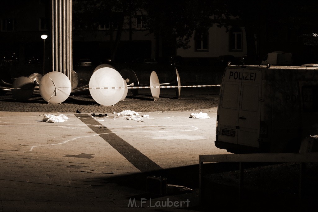 Einsatz BF Messerstecherei Koeln Neustadt Nord Eberplatz Platzmitte P069.JPG - Miklos Laubert